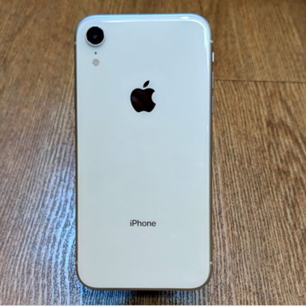 White iPhone XR